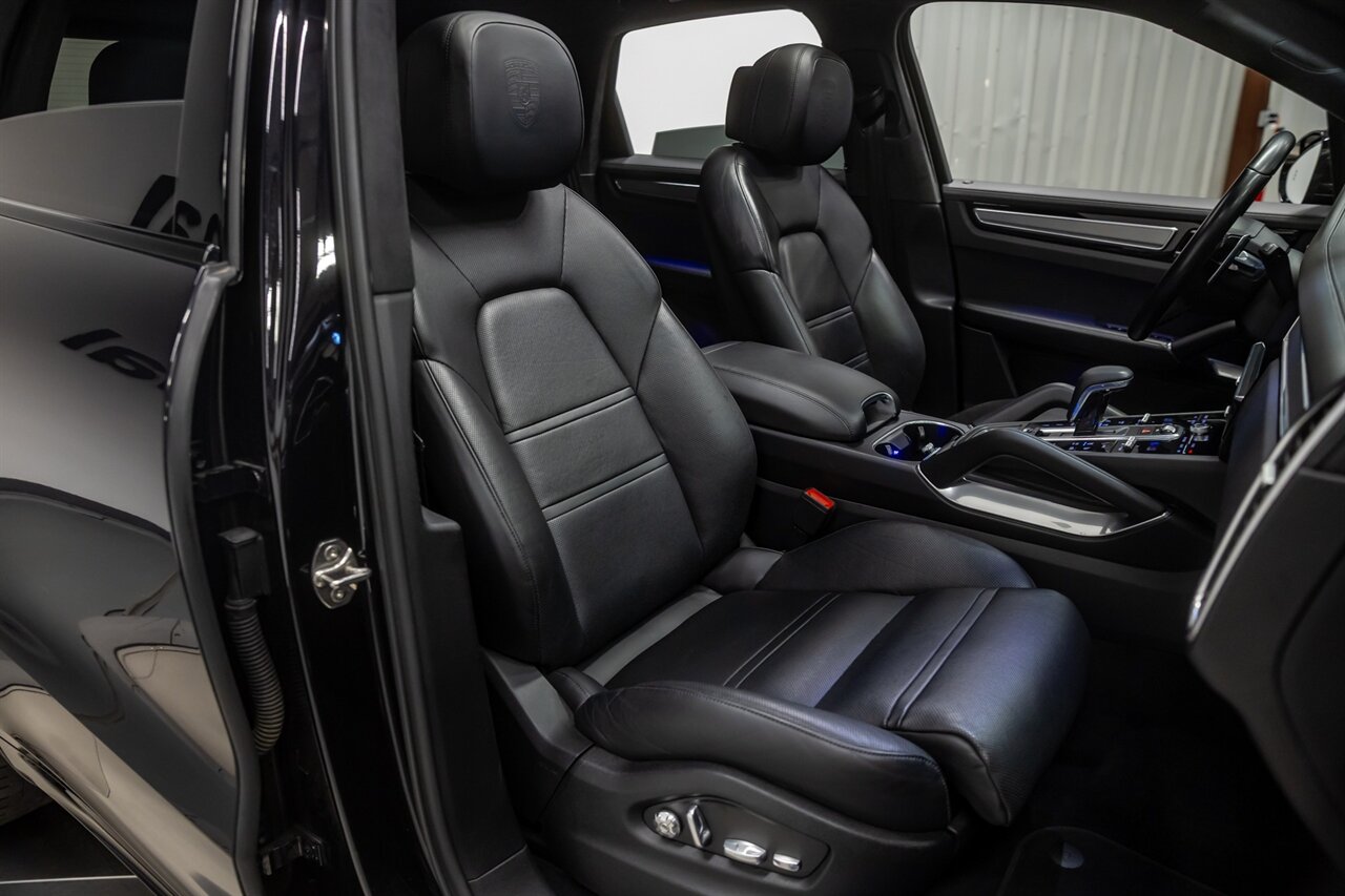 2019 Porsche Cayenne Turbo   - Photo 46 - Springfield, MO 65802