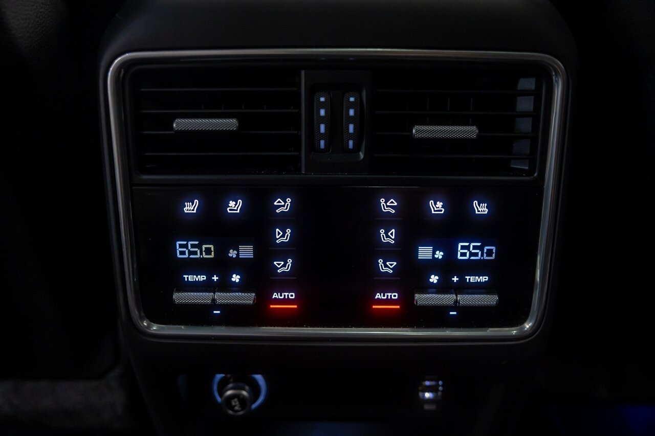 2019 Porsche Cayenne Turbo   - Photo 40 - Springfield, MO 65802