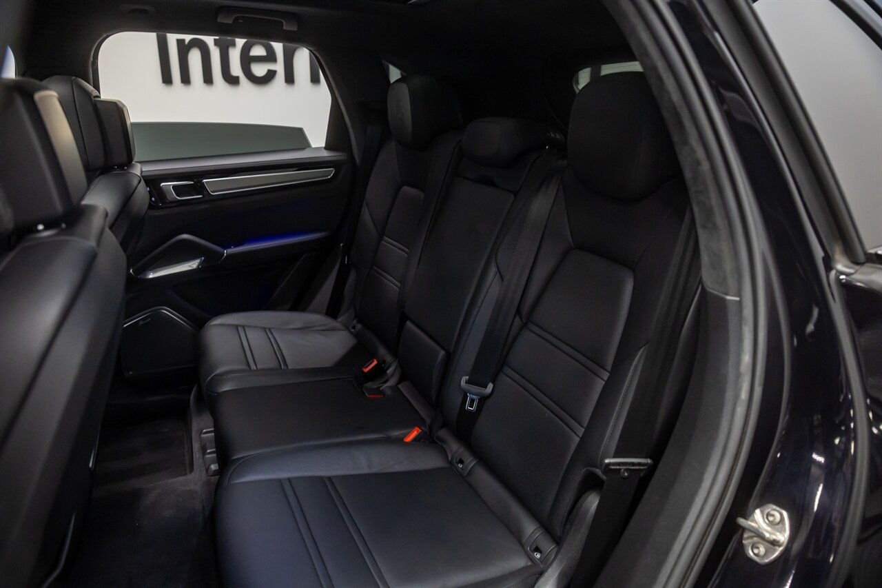 2019 Porsche Cayenne Turbo   - Photo 44 - Springfield, MO 65802