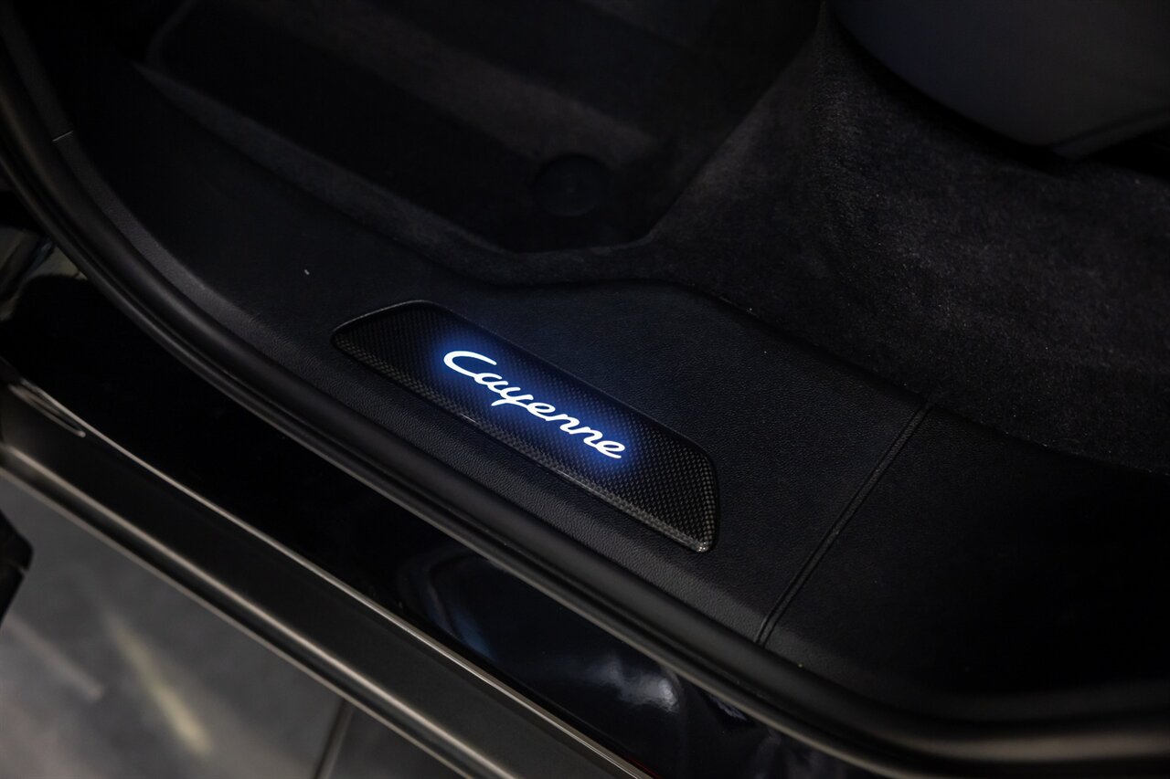 2019 Porsche Cayenne Turbo   - Photo 39 - Springfield, MO 65802