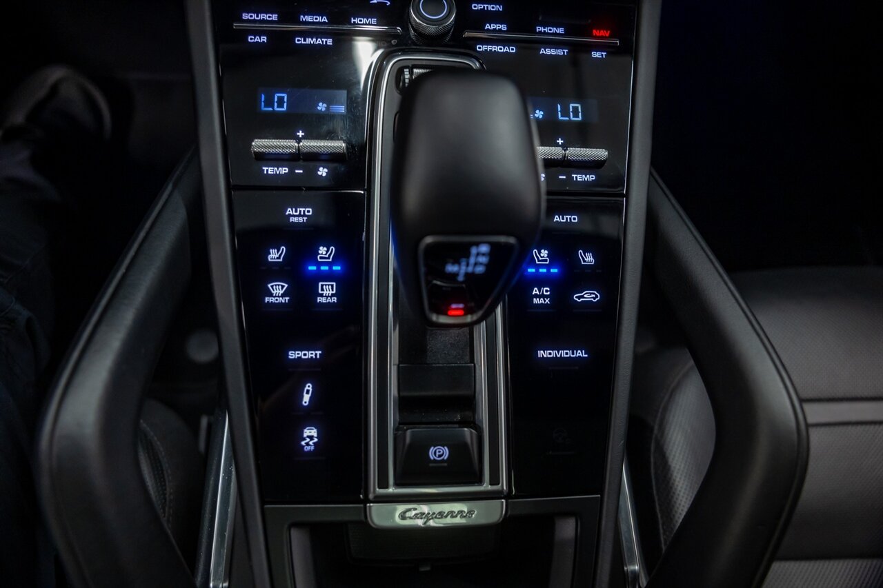 2019 Porsche Cayenne Turbo   - Photo 23 - Springfield, MO 65802