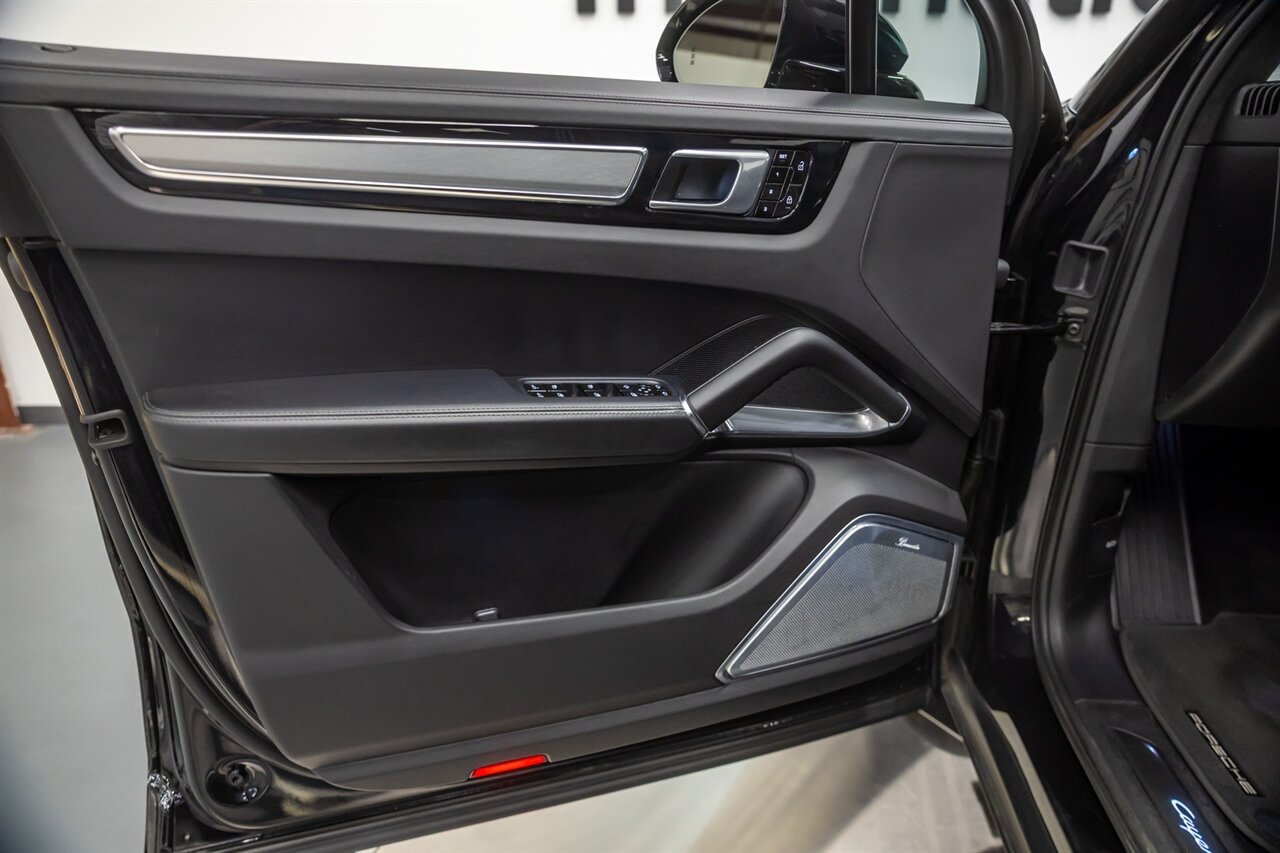 2019 Porsche Cayenne Turbo   - Photo 28 - Springfield, MO 65802