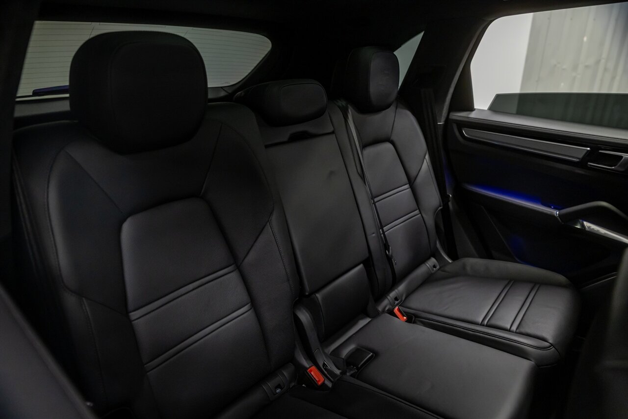2019 Porsche Cayenne Turbo   - Photo 47 - Springfield, MO 65802