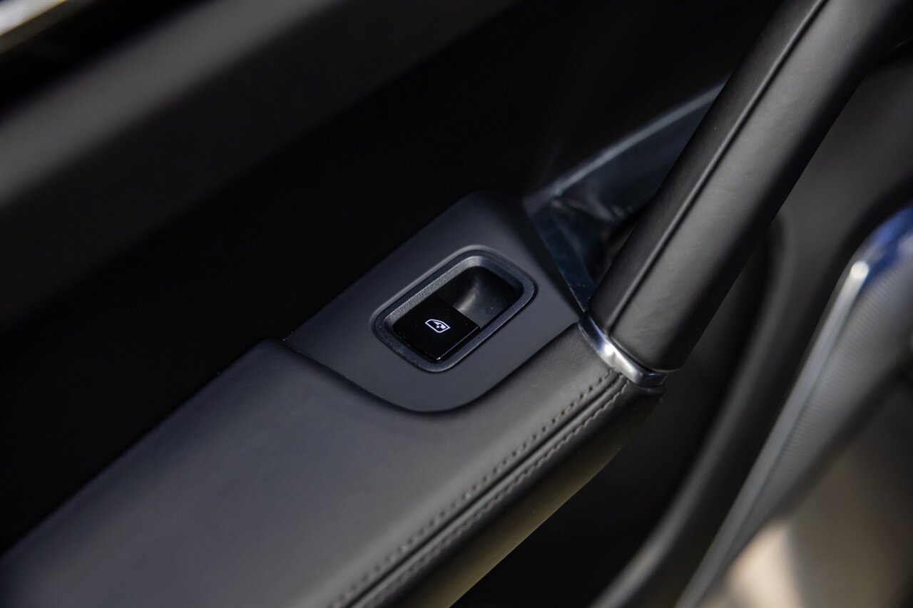 2019 Porsche Cayenne Turbo   - Photo 38 - Springfield, MO 65802
