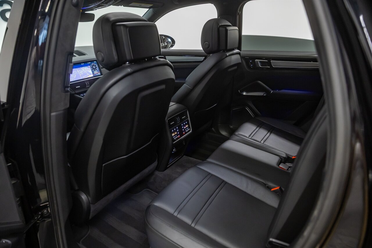2019 Porsche Cayenne Turbo   - Photo 35 - Springfield, MO 65802
