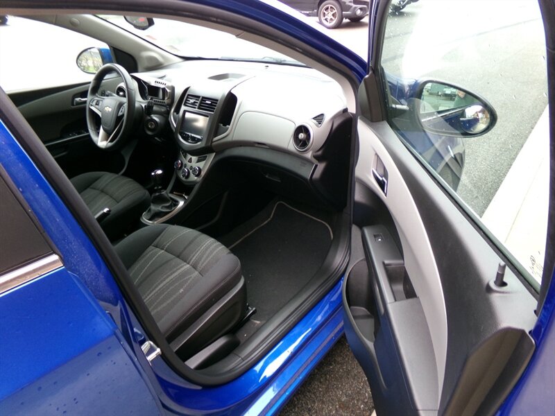 2016 Chevrolet Sonic LT - Photo 26