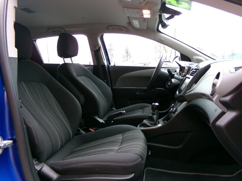 2016 Chevrolet Sonic LT - Photo 29