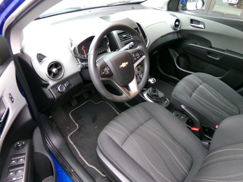 2016 Chevrolet Sonic LT - Photo 10