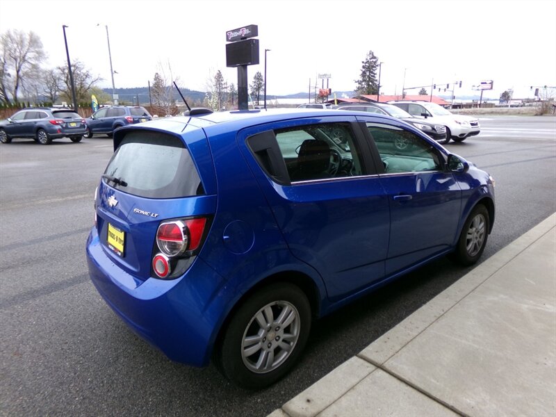 2016 Chevrolet Sonic LT - Photo 6