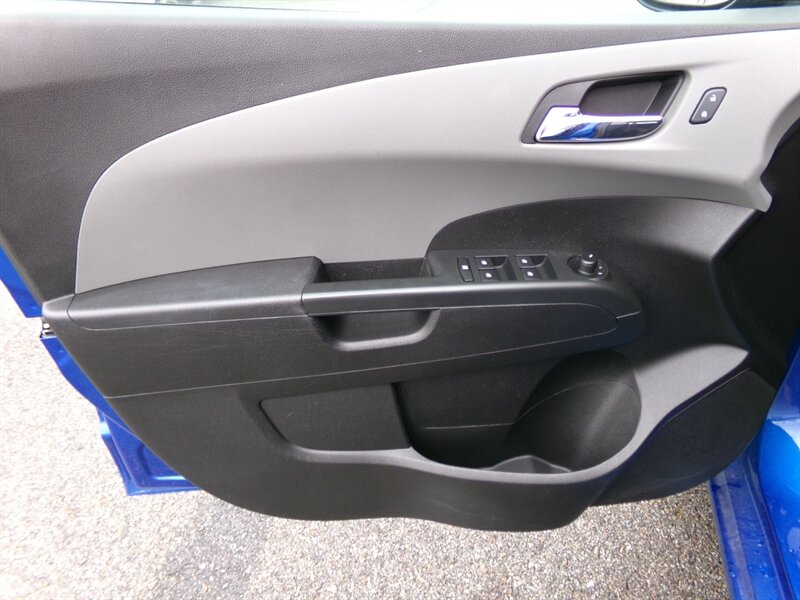 2016 Chevrolet Sonic LT - Photo 12