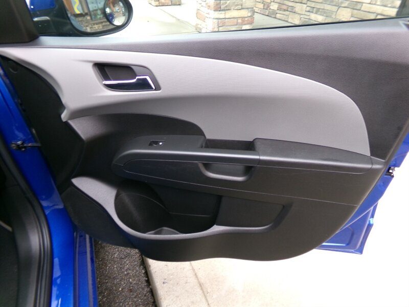 2016 Chevrolet Sonic LT - Photo 27