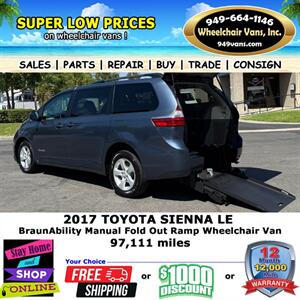 2017 Toyota Sienna LE Wheelchair Van   - Photo 4 - Laguna Hills, CA 92653