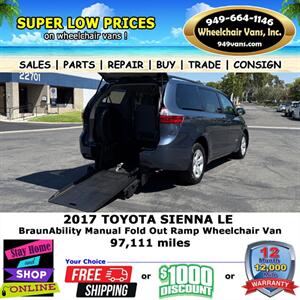 2017 Toyota Sienna LE Wheelchair Van   - Photo 3 - Laguna Hills, CA 92653