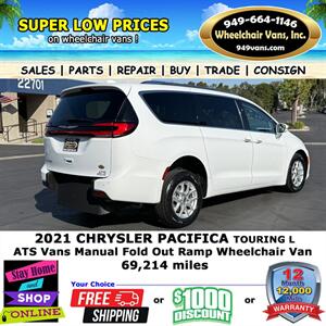 2021 Chrysler Pacifica Touring L Wheelchair Van   - Photo 9 - Laguna Hills, CA 92653