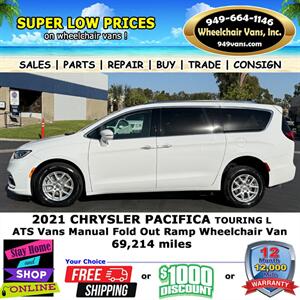 2021 Chrysler Pacifica Touring L Wheelchair Van   - Photo 11 - Laguna Hills, CA 92653