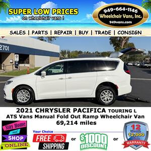 2021 Chrysler Pacifica Touring L Wheelchair Van   - Photo 4 - Laguna Hills, CA 92653