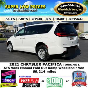 2021 Chrysler Pacifica Touring L Wheelchair Van   - Photo 10 - Laguna Hills, CA 92653