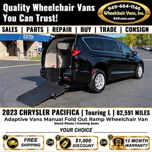2023 Chrysler Pacifica Touring L Wheelchair Van - Photo 1 - Laguna Hills, CA 92653