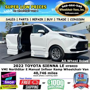 2022 Toyota Sienna LE wheelchair van Minivan