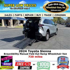 2024 Toyota Sienna LE  Wheelchair Van   - Photo 3 - Laguna Hills, CA 92653