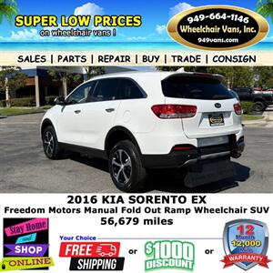 2016 Kia Sorento EX Wheelchair Van - Photo 11 - Laguna Hills, CA 92653