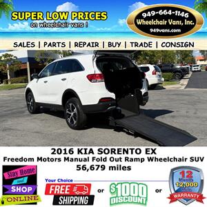 2016 Kia Sorento EX Wheelchair Van - Photo 4 - Laguna Hills, CA 92653