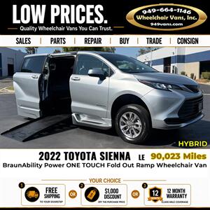 2022 Toyota Sienna LE Wheelchair Van Minivan