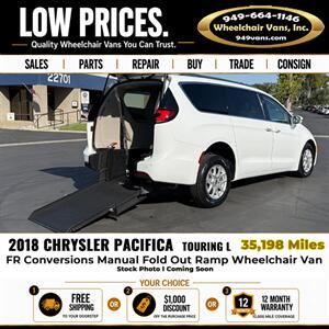 2018 Chrysler Pacifica Touring L Wheelchair Van Minivan