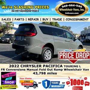 2022 Chrysler Pacifica Wheelchair Van   - Photo 11 - Laguna Hills, CA 92653