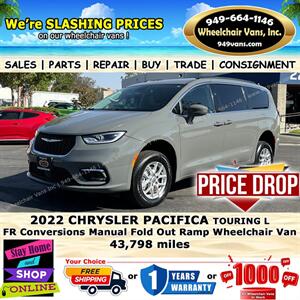 2022 Chrysler Pacifica Wheelchair Van   - Photo 6 - Laguna Hills, CA 92653