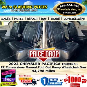 2022 Chrysler Pacifica Wheelchair Van   - Photo 13 - Laguna Hills, CA 92653