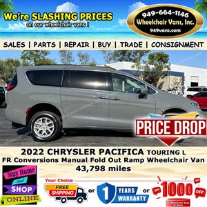 2022 Chrysler Pacifica Wheelchair Van   - Photo 10 - Laguna Hills, CA 92653