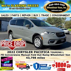 2022 Chrysler Pacifica Wheelchair Van   - Photo 9 - Laguna Hills, CA 92653