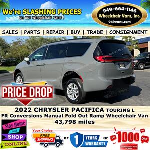 2022 Chrysler Pacifica Wheelchair Van   - Photo 8 - Laguna Hills, CA 92653