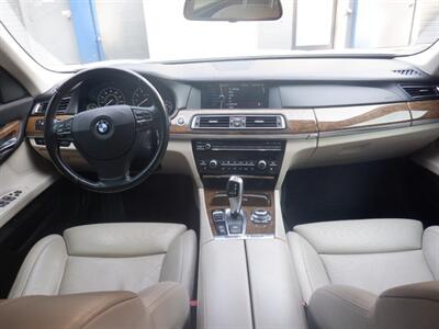 2011 BMW 750i xDrive   - Photo 11 - Kirkland, WA 98033