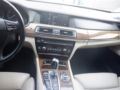 2011 BMW 750i xDrive   - Photo 12 - Kirkland, WA 98033