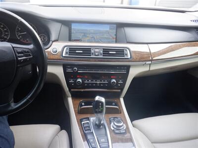 2011 BMW 750i xDrive   - Photo 14 - Kirkland, WA 98033