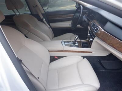 2011 BMW 750i xDrive   - Photo 9 - Kirkland, WA 98033