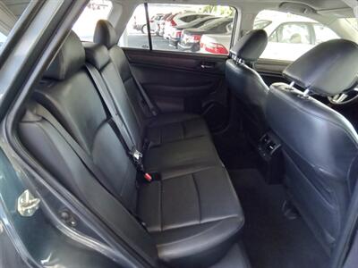 2017 Subaru Outback 2.5i Limited - Photo 14 - Kirkland, WA 98033