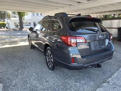 2017 Subaru Outback 2.5i Limited - Photo 3 - Kirkland, WA 98033