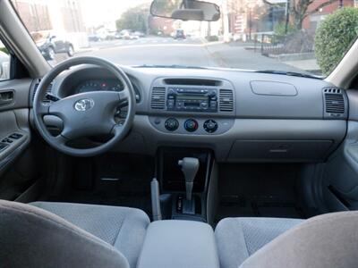 2002 Toyota Camry LE   - Photo 9 - Kirkland, WA 98033