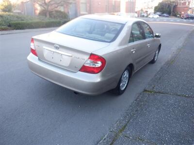 2002 Toyota Camry LE   - Photo 2 - Kirkland, WA 98033