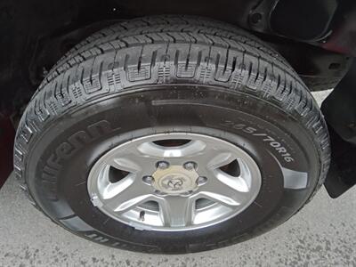 2002 Toyota 4Runner SR5 - Photo 22 - Kirkland, WA 98033