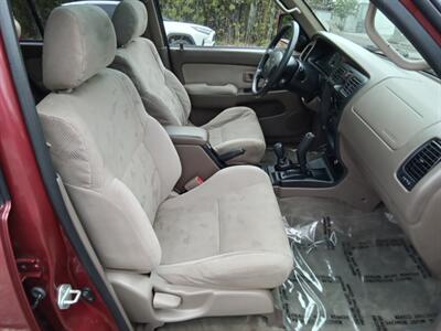2002 Toyota 4Runner SR5 - Photo 16 - Kirkland, WA 98033
