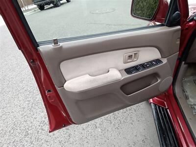 2002 Toyota 4Runner SR5 - Photo 17 - Kirkland, WA 98033