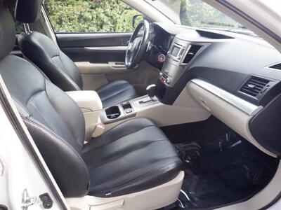 2014 Subaru Outback 2.5i Premium   - Photo 9 - Kirkland, WA 98033