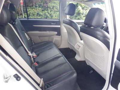 2014 Subaru Outback 2.5i Premium   - Photo 10 - Kirkland, WA 98033