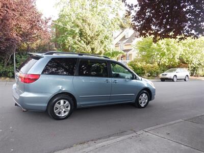 2005 Toyota Sienna CE 7 Passenger   - Photo 5 - Kirkland, WA 98033