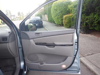 2005 Toyota Sienna CE 7 Passenger   - Photo 10 - Kirkland, WA 98033