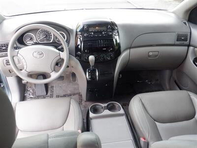 2005 Toyota Sienna CE 7 Passenger   - Photo 15 - Kirkland, WA 98033